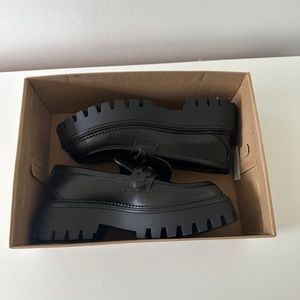 Steve Madden Loafers. Barros Black Size 8.